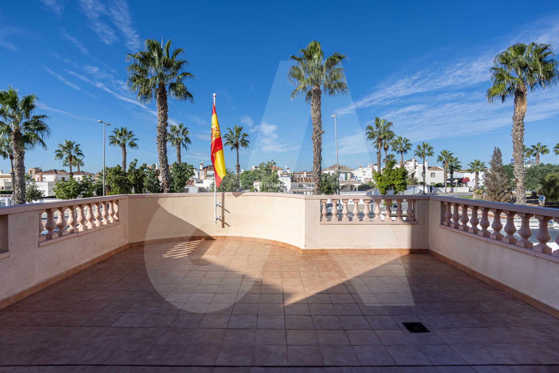 Resale - VILLA -
GUARDAMAR DEL SEGURA - EL RASO