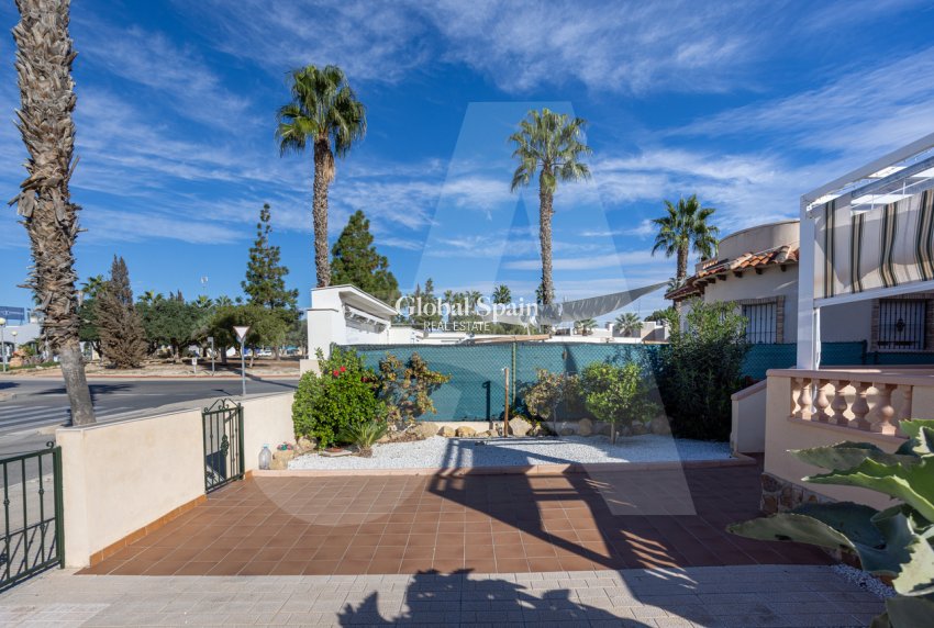 Resale - VILLA -
GUARDAMAR DEL SEGURA - EL RASO