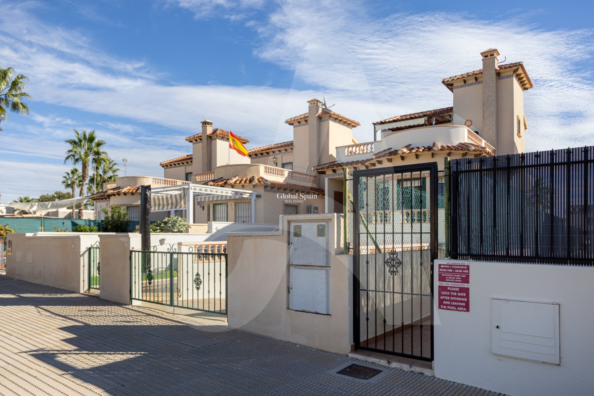 Resale - VILLA -
GUARDAMAR DEL SEGURA - EL RASO