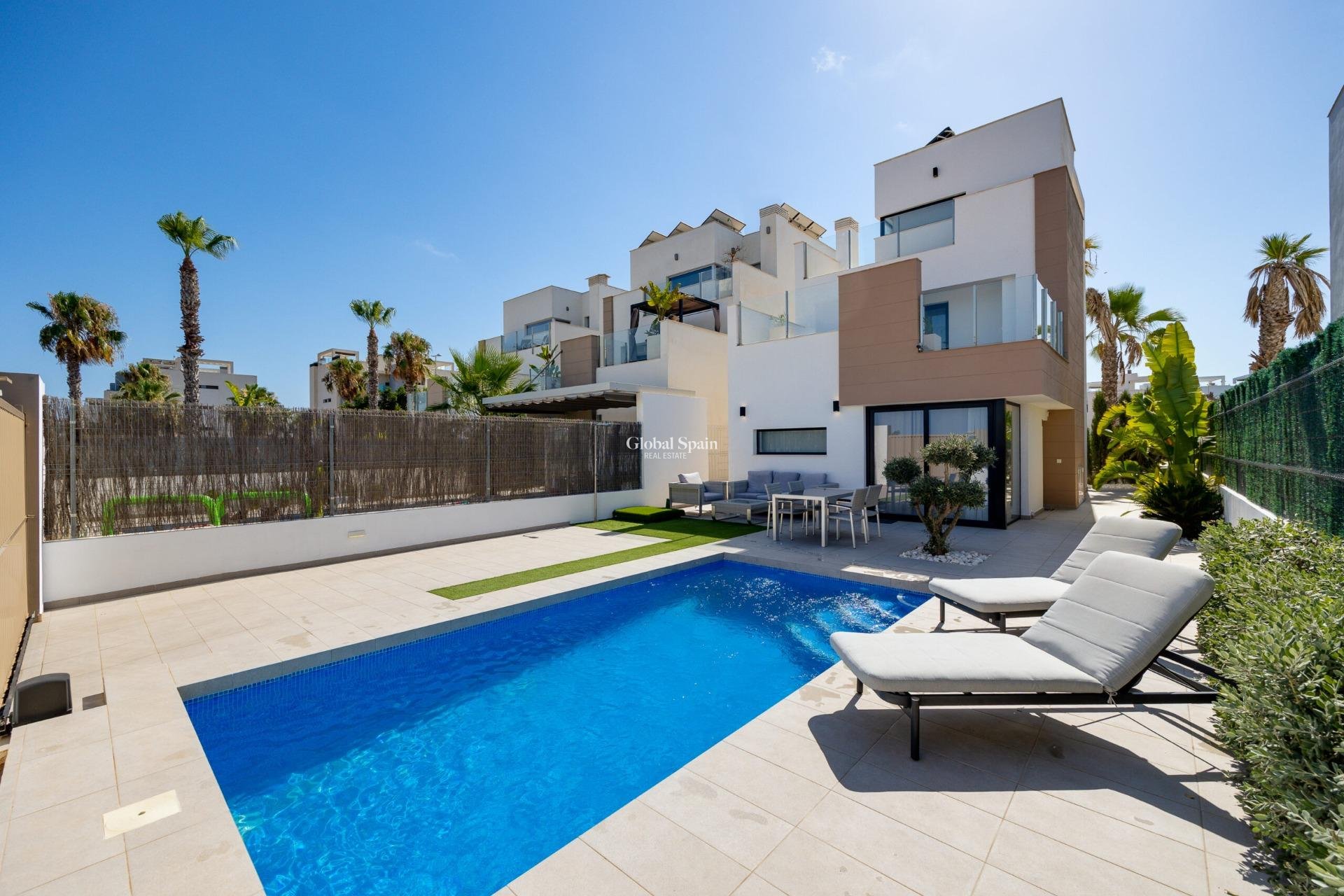 Resale - VILLA -
GUARDAMAR DEL SEGURA - EL RASO