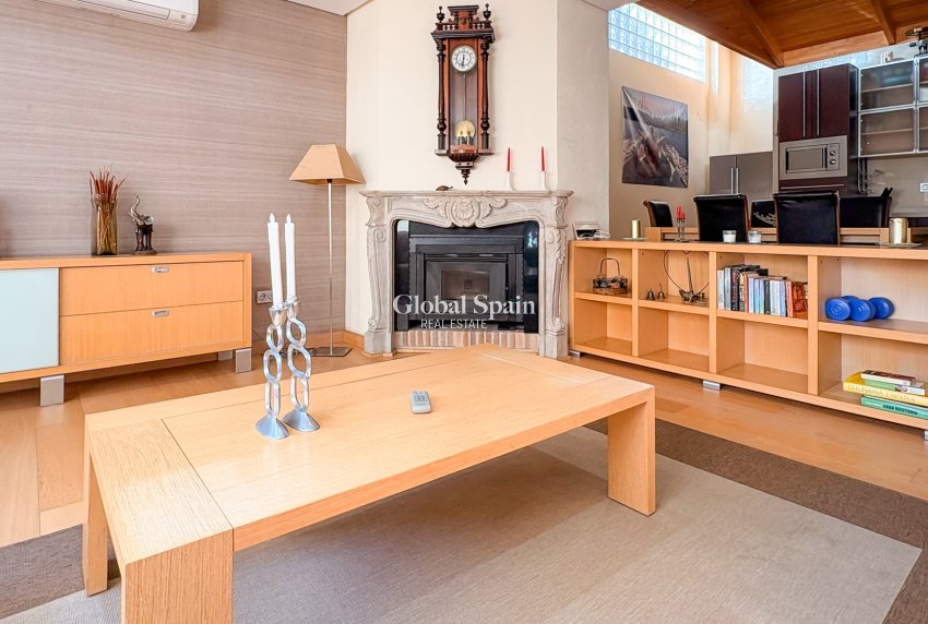 Resale - VILLA -
GUARDAMAR DEL SEGURA - Guardamar Playa