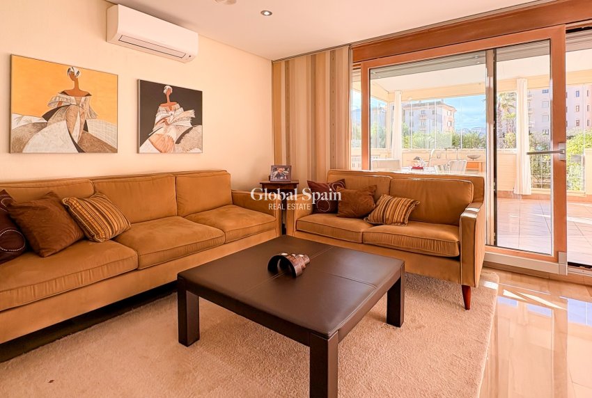 Resale - VILLA -
GUARDAMAR DEL SEGURA - Guardamar Playa