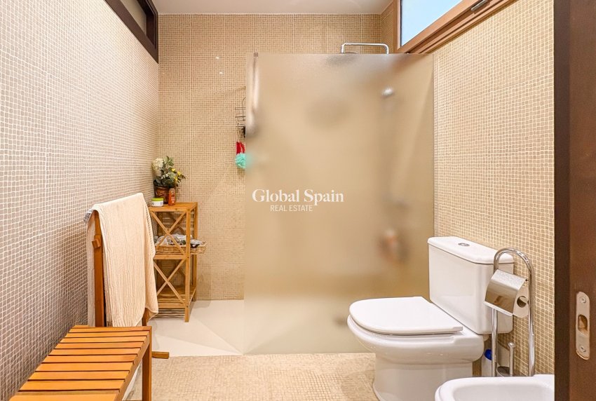 Resale - VILLA -
GUARDAMAR DEL SEGURA - Guardamar Playa