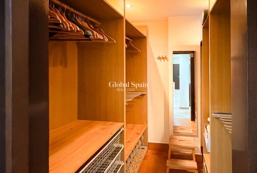 Resale - VILLA -
GUARDAMAR DEL SEGURA - Guardamar Playa