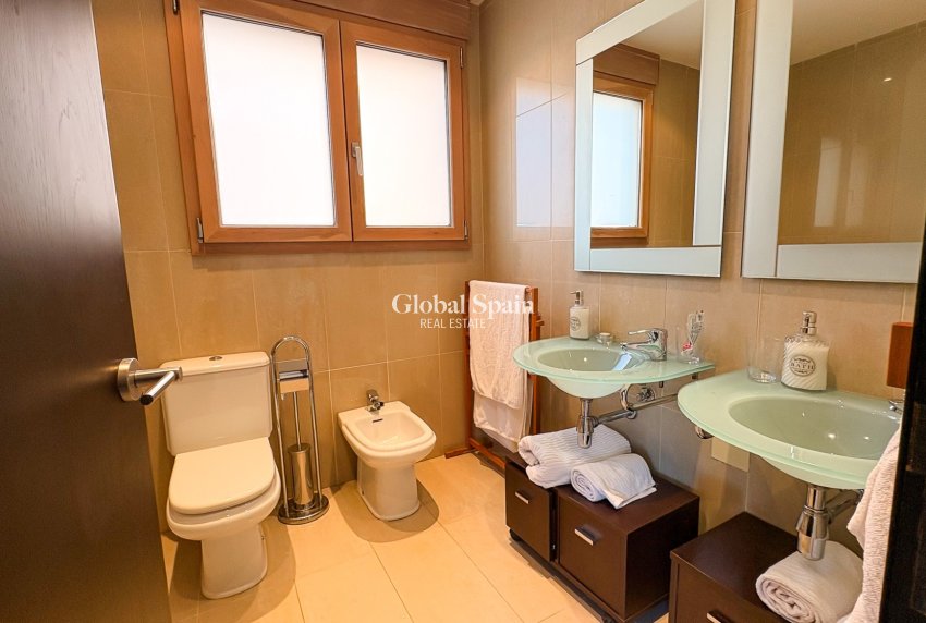 Resale - VILLA -
GUARDAMAR DEL SEGURA - Guardamar Playa