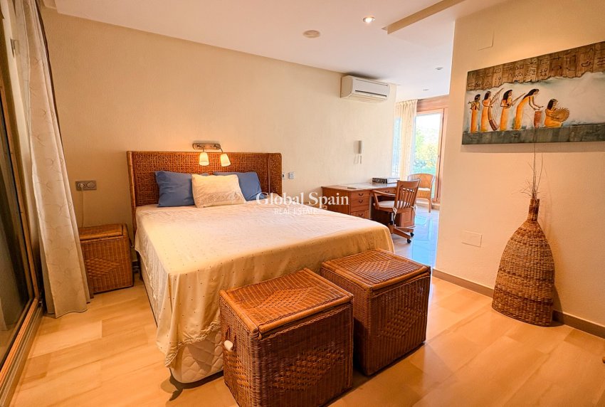 Resale - VILLA -
GUARDAMAR DEL SEGURA - Guardamar Playa