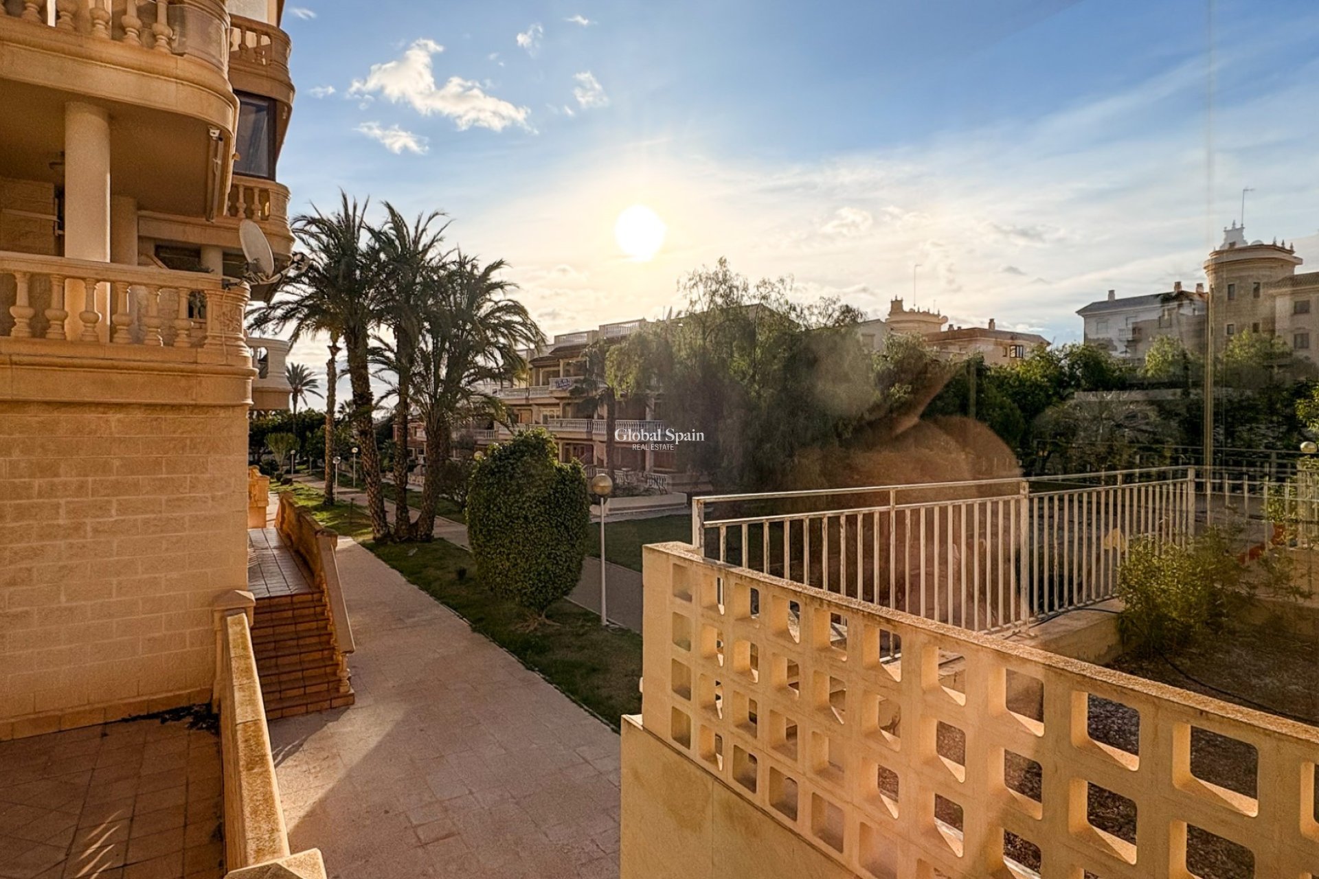 Resale - VILLA -
GUARDAMAR DEL SEGURA - Guardamar Playa