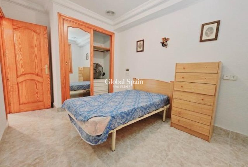 Resale - VILLA -
GUARDAMAR DEL SEGURA - Guarmar Del Segura