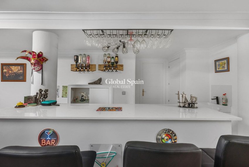 Resale - VILLA -
GUARDAMAR DEL SEGURA - Urbanizaciones