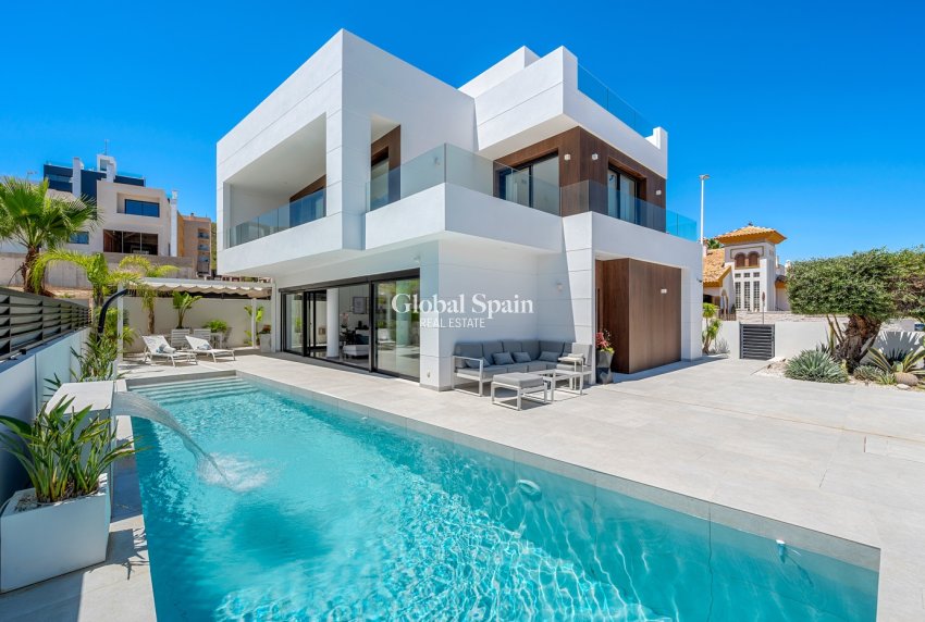 Resale - VILLA -
GUARDAMAR DEL SEGURA