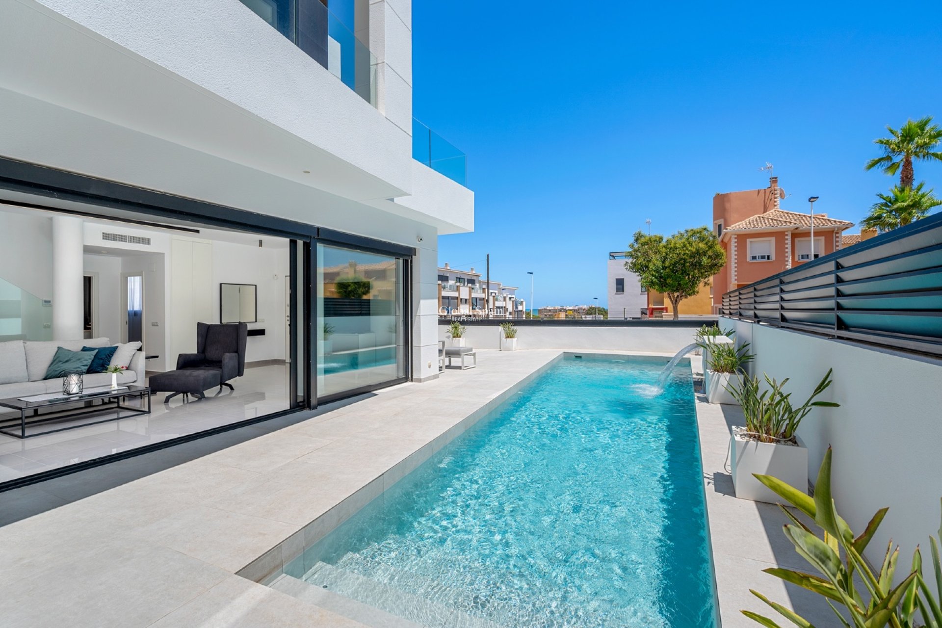 Resale - VILLA -
GUARDAMAR DEL SEGURA