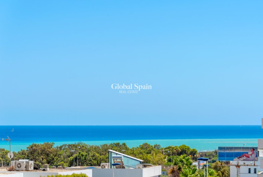 Resale - VILLA -
GUARDAMAR DEL SEGURA