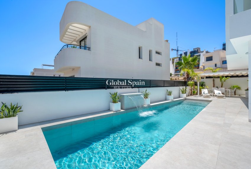 Resale - VILLA -
GUARDAMAR DEL SEGURA