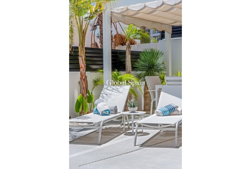 Resale - VILLA -
GUARDAMAR DEL SEGURA