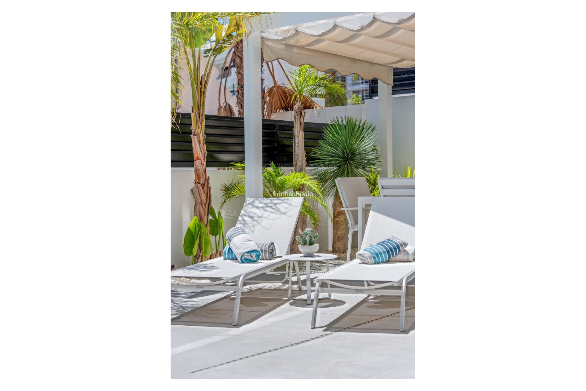 Resale - VILLA -
GUARDAMAR DEL SEGURA