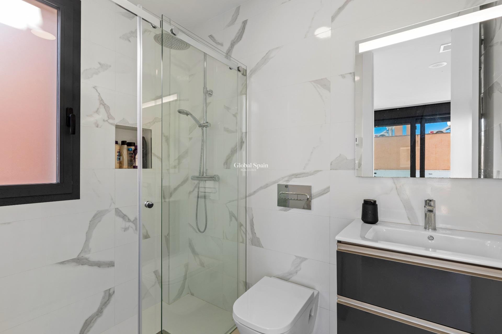 Resale - VILLA -
GUARDAMAR DEL SEGURA