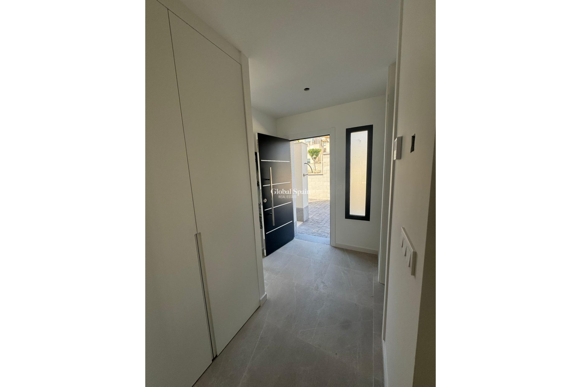 Resale - VILLA -
GUARDAMAR DEL SEGURA