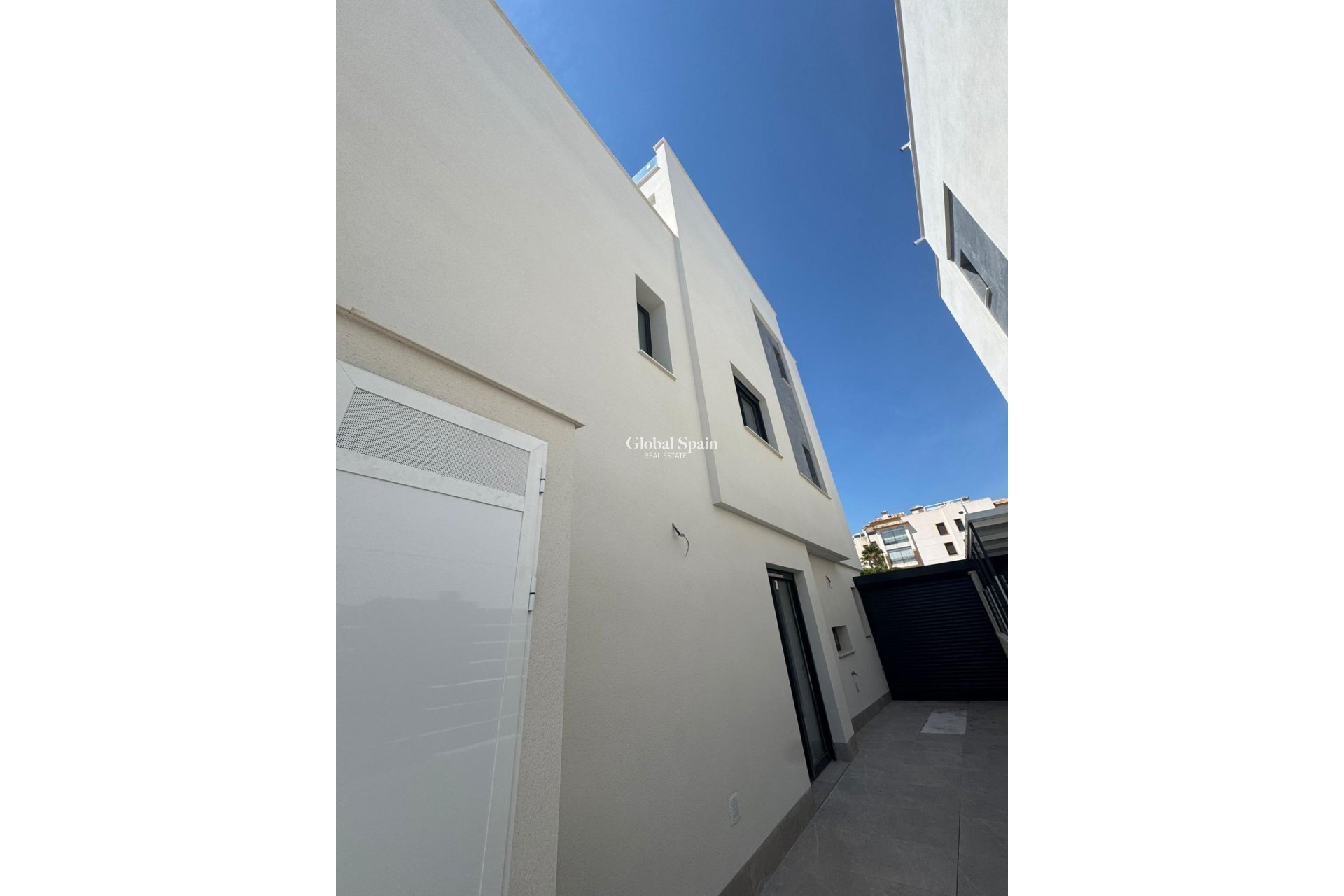 Resale - VILLA -
GUARDAMAR DEL SEGURA