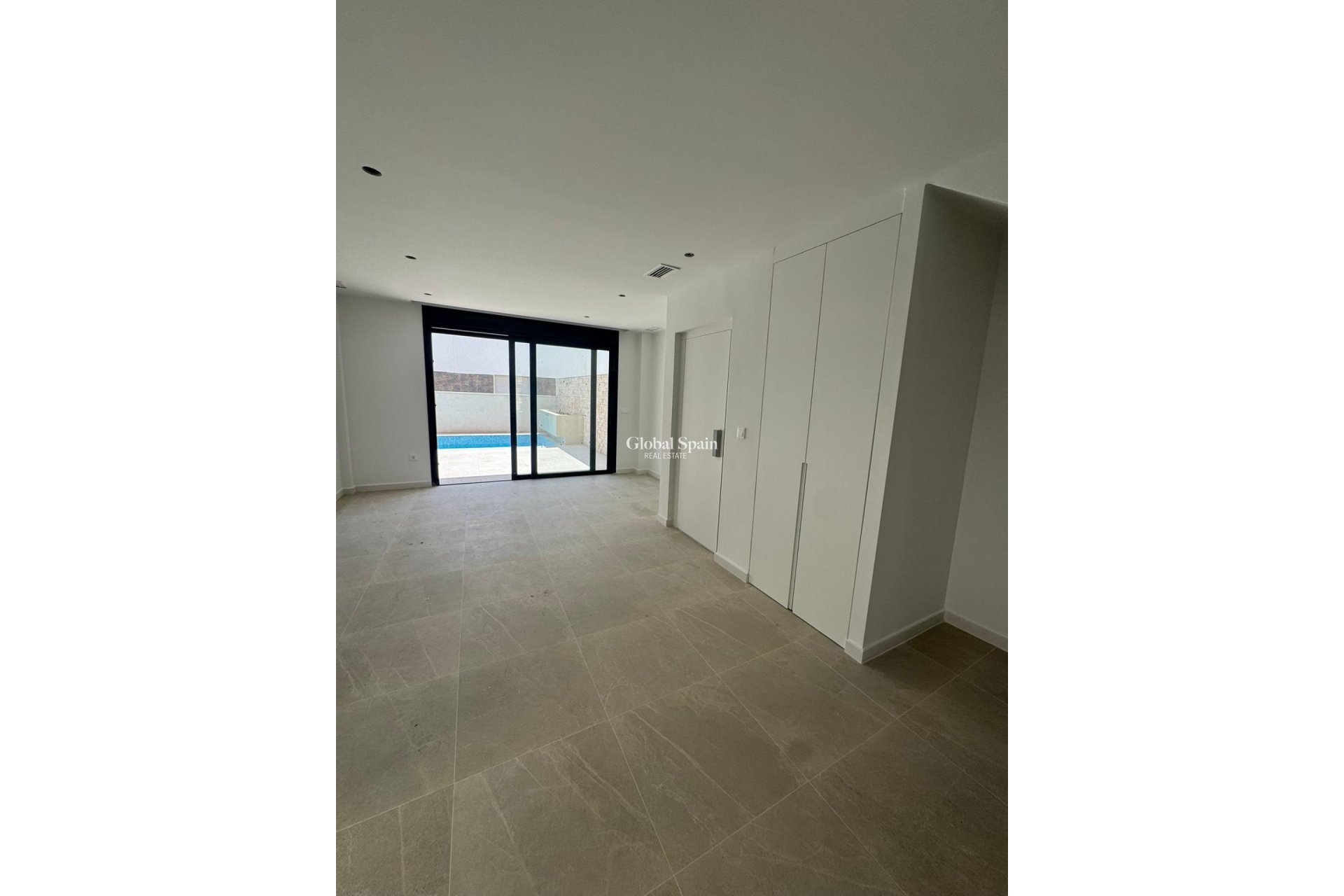 Resale - VILLA -
GUARDAMAR DEL SEGURA