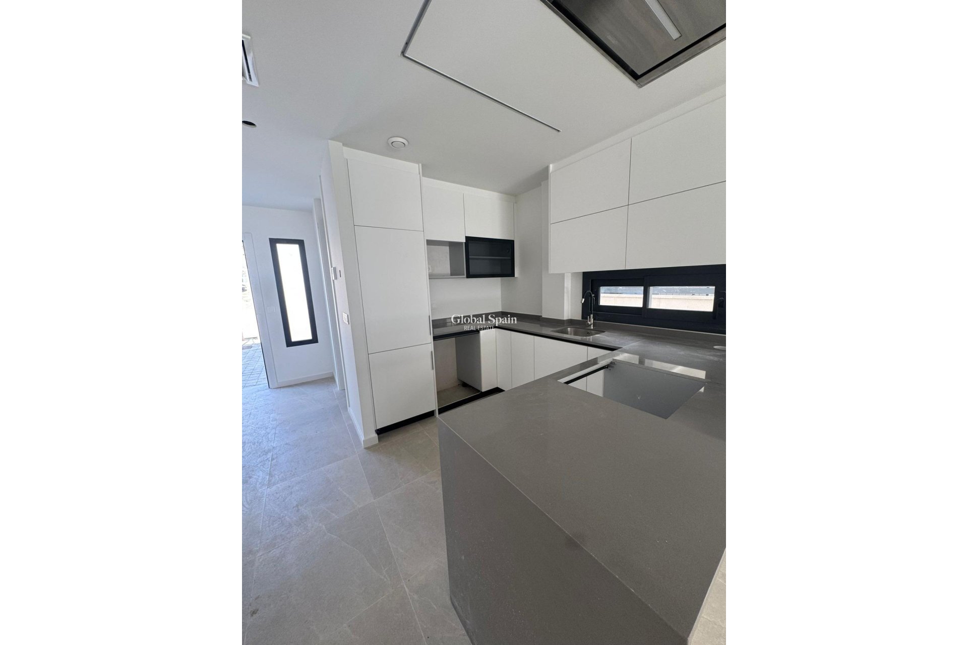 Resale - VILLA -
GUARDAMAR DEL SEGURA