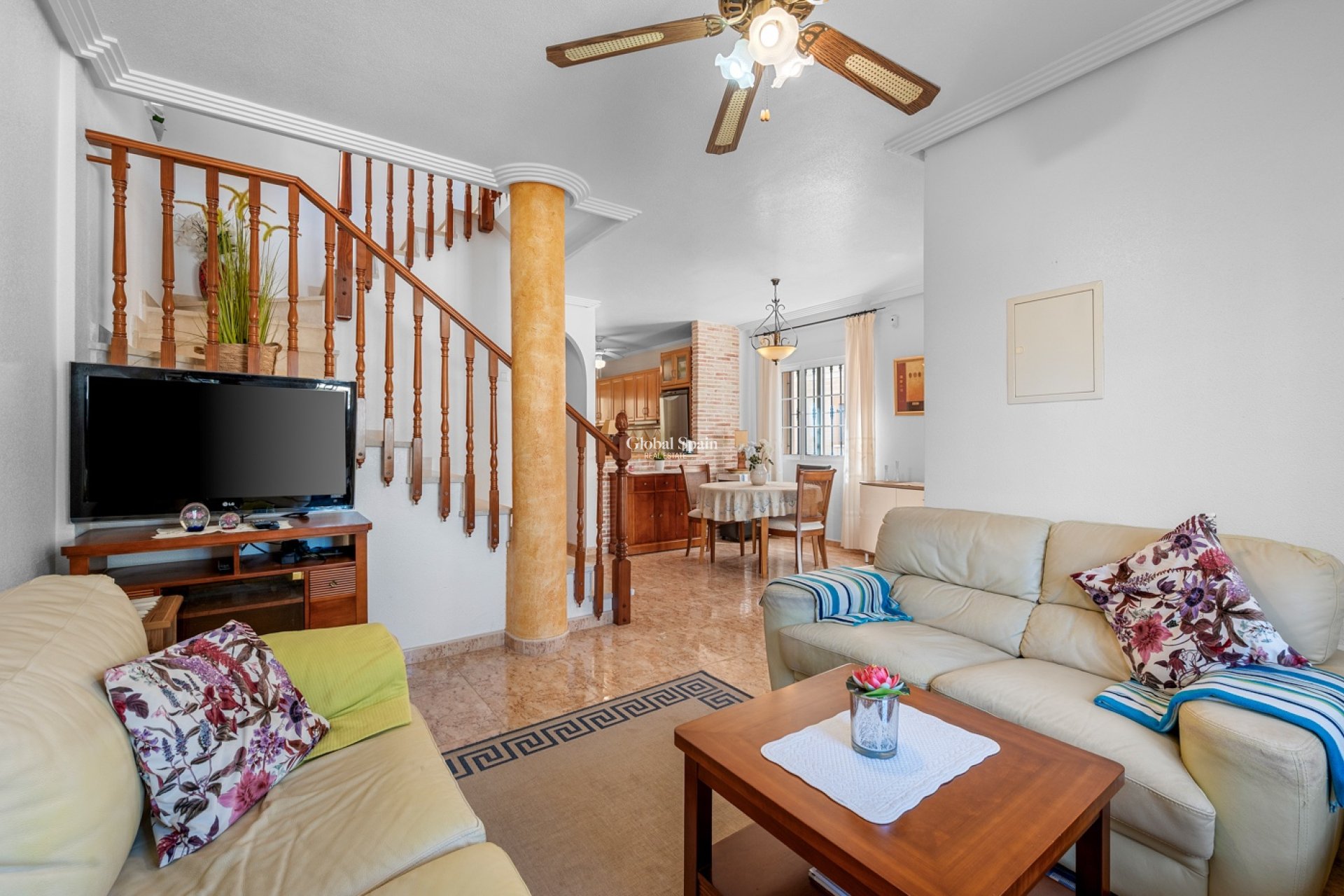 Resale - VILLA -
GUARDAMAR DEL SEGURA