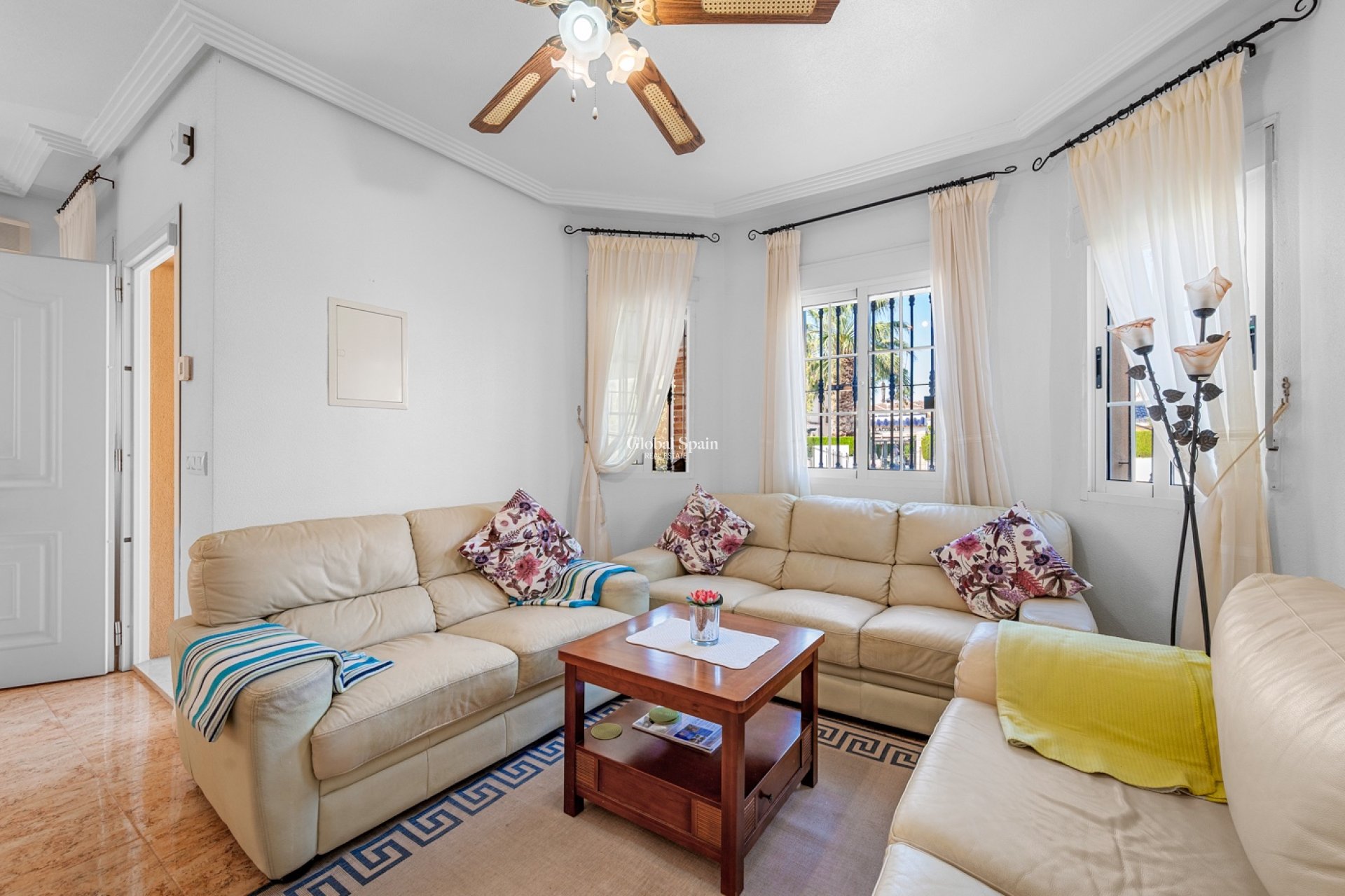 Resale - VILLA -
GUARDAMAR DEL SEGURA