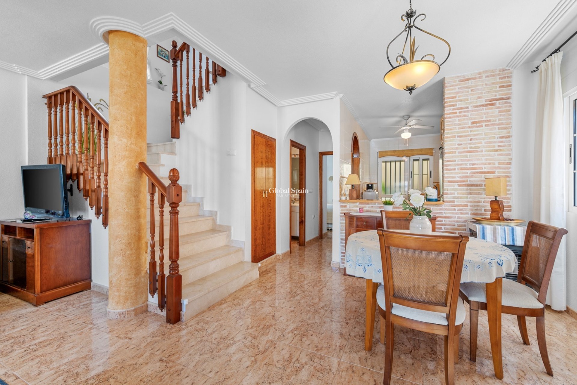 Resale - VILLA -
GUARDAMAR DEL SEGURA