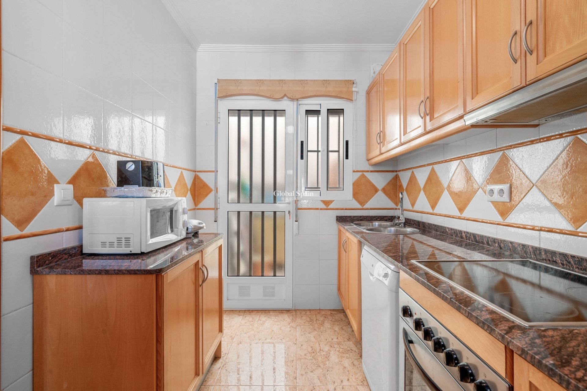 Resale - VILLA -
GUARDAMAR DEL SEGURA