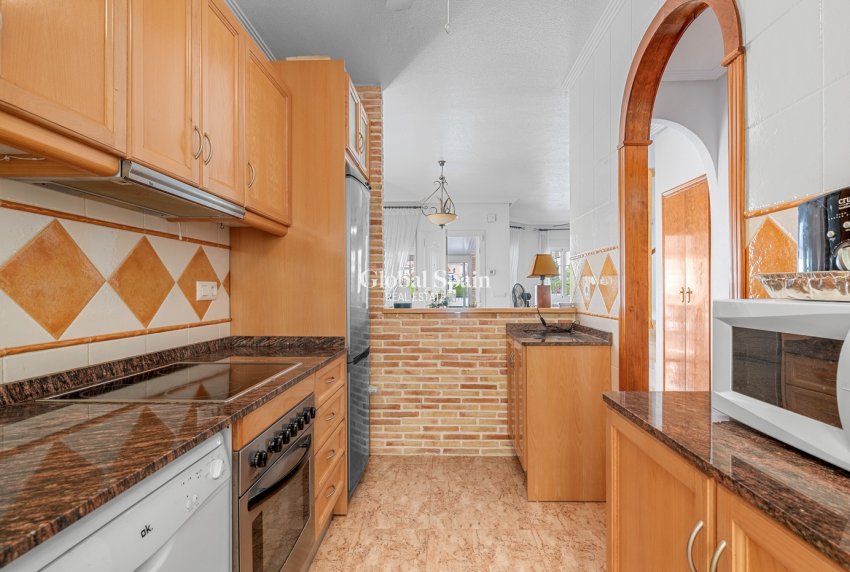 Resale - VILLA -
GUARDAMAR DEL SEGURA