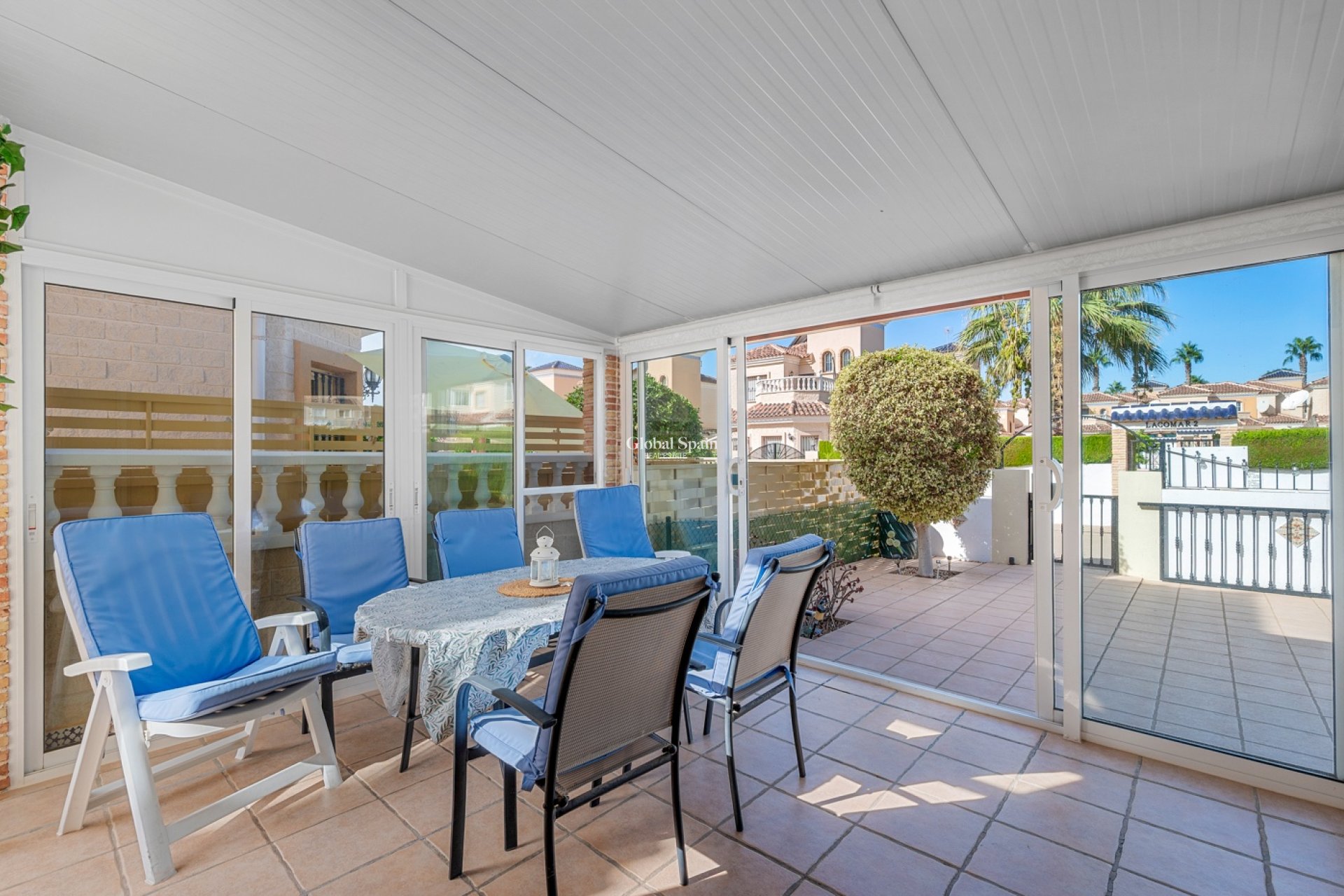 Resale - VILLA -
GUARDAMAR DEL SEGURA