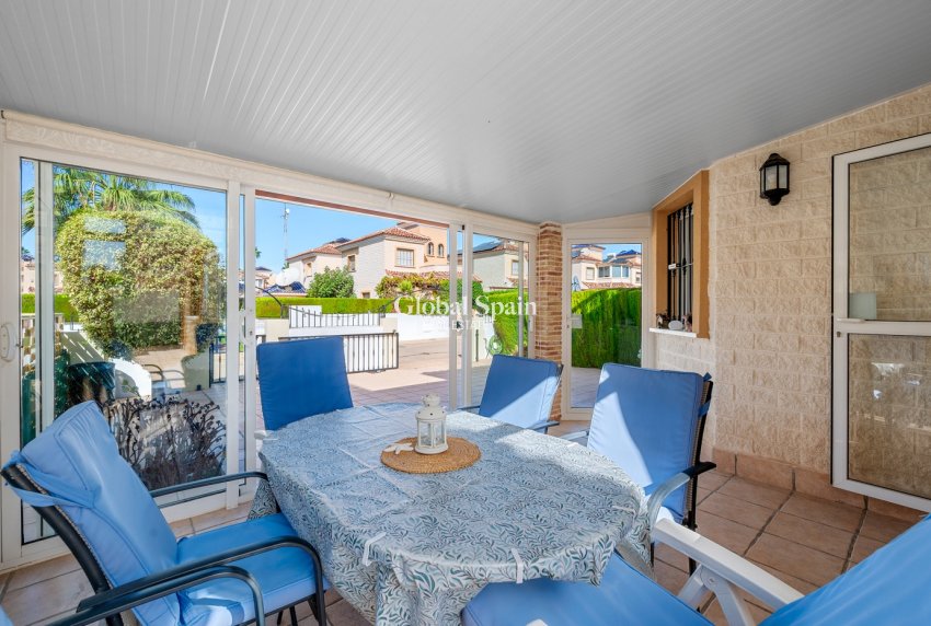 Resale - VILLA -
GUARDAMAR DEL SEGURA