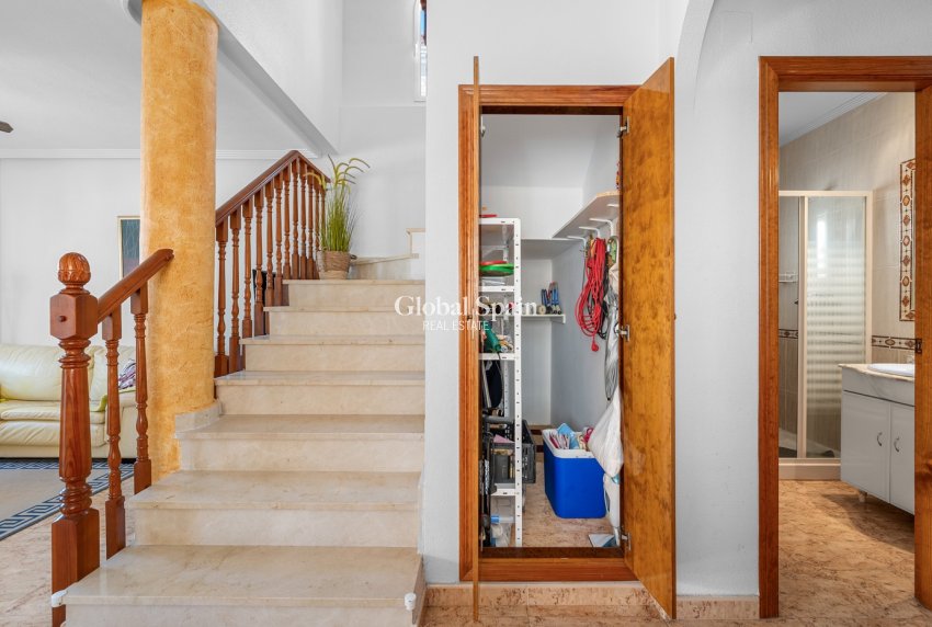 Resale - VILLA -
GUARDAMAR DEL SEGURA