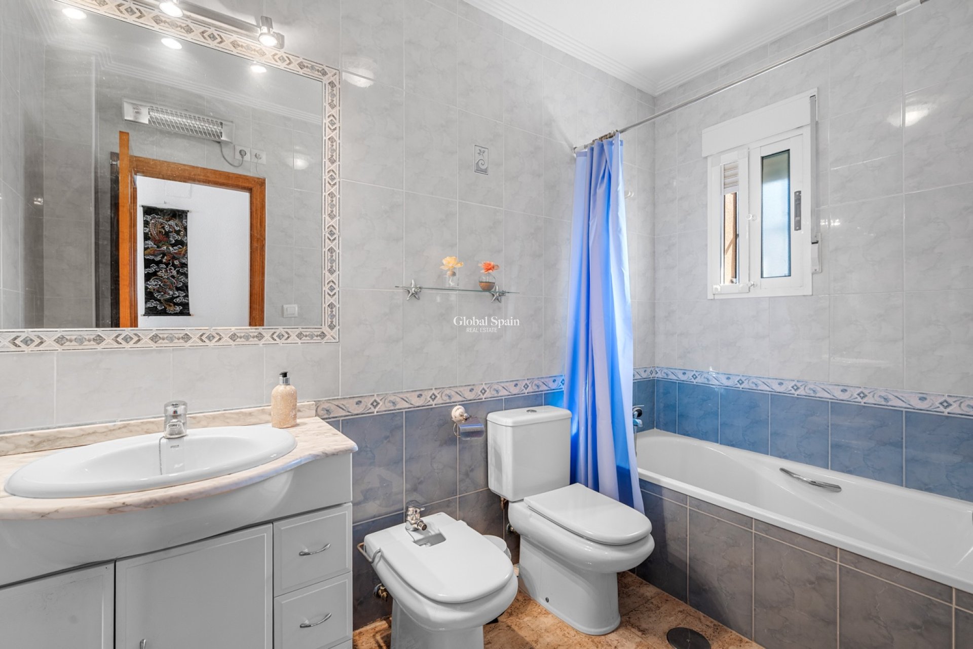 Resale - VILLA -
GUARDAMAR DEL SEGURA