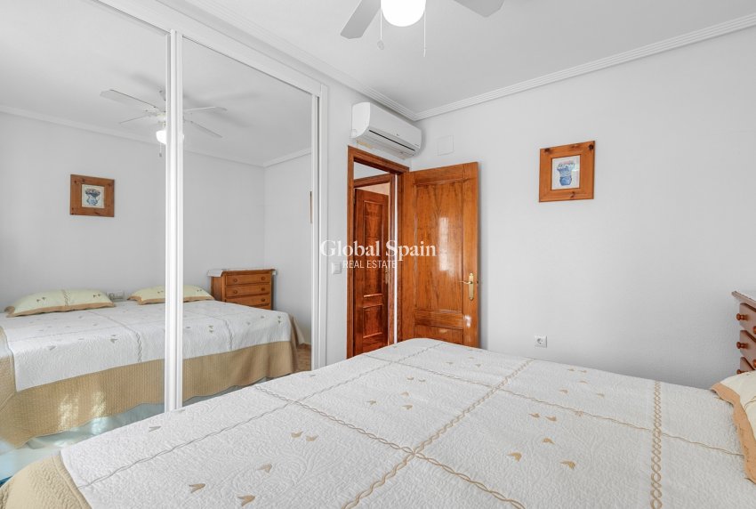 Resale - VILLA -
GUARDAMAR DEL SEGURA