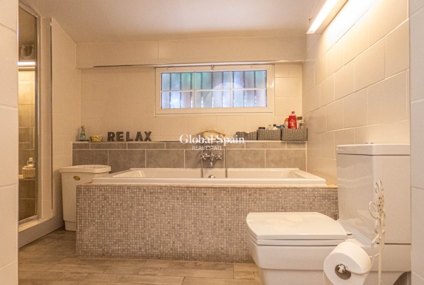 Resale - VILLA -
HEREDADES - Costa Blanca