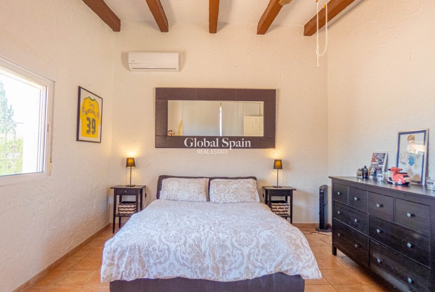 Resale - VILLA -
HEREDADES - Costa Blanca