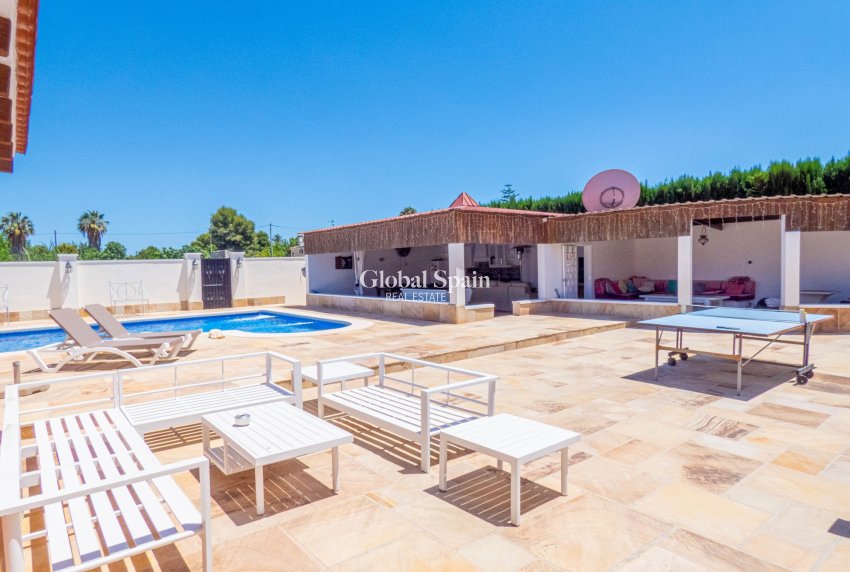 Resale - VILLA -
HEREDADES - Costa Blanca
