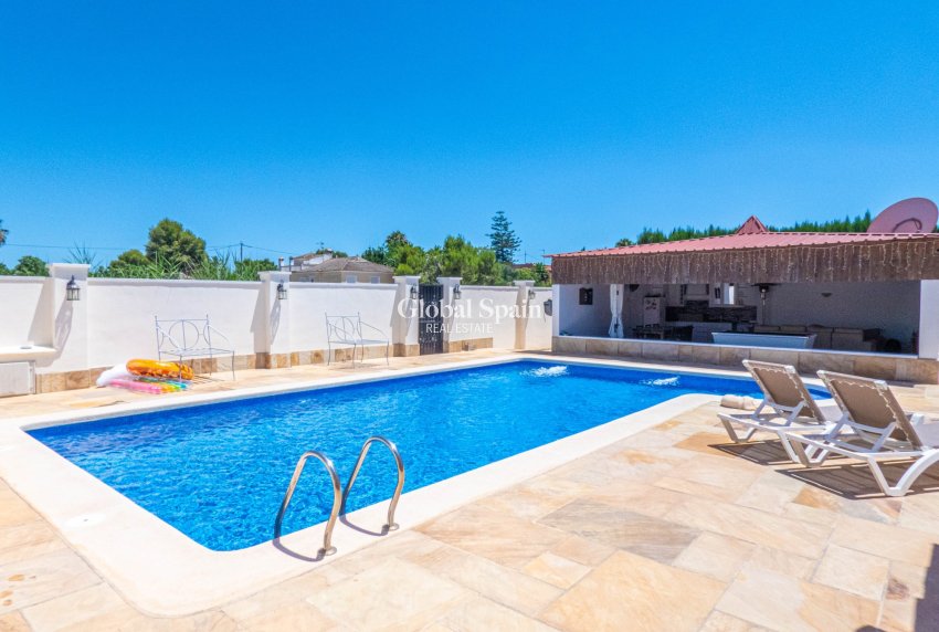Resale - VILLA -
HEREDADES - Costa Blanca