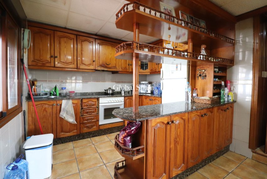 Resale - VILLA -
Heredades - Heredades - Village
