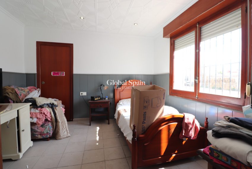 Resale - VILLA -
Heredades - Heredades - Village