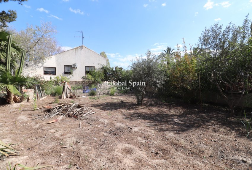 Resale - VILLA -
Heredades - Heredades - Village