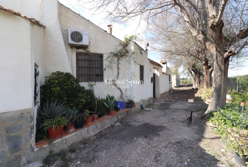 Resale - VILLA -
Heredades - Heredades - Village