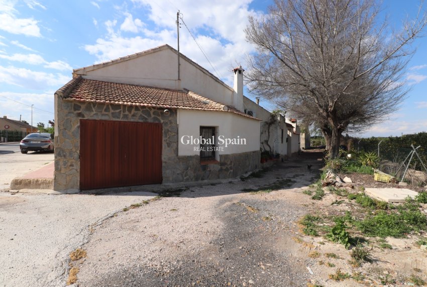 Resale - VILLA -
Heredades - Heredades - Village