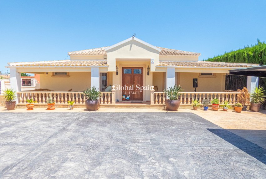 Resale - VILLA -
HEREDADES - LAS HEREDADES