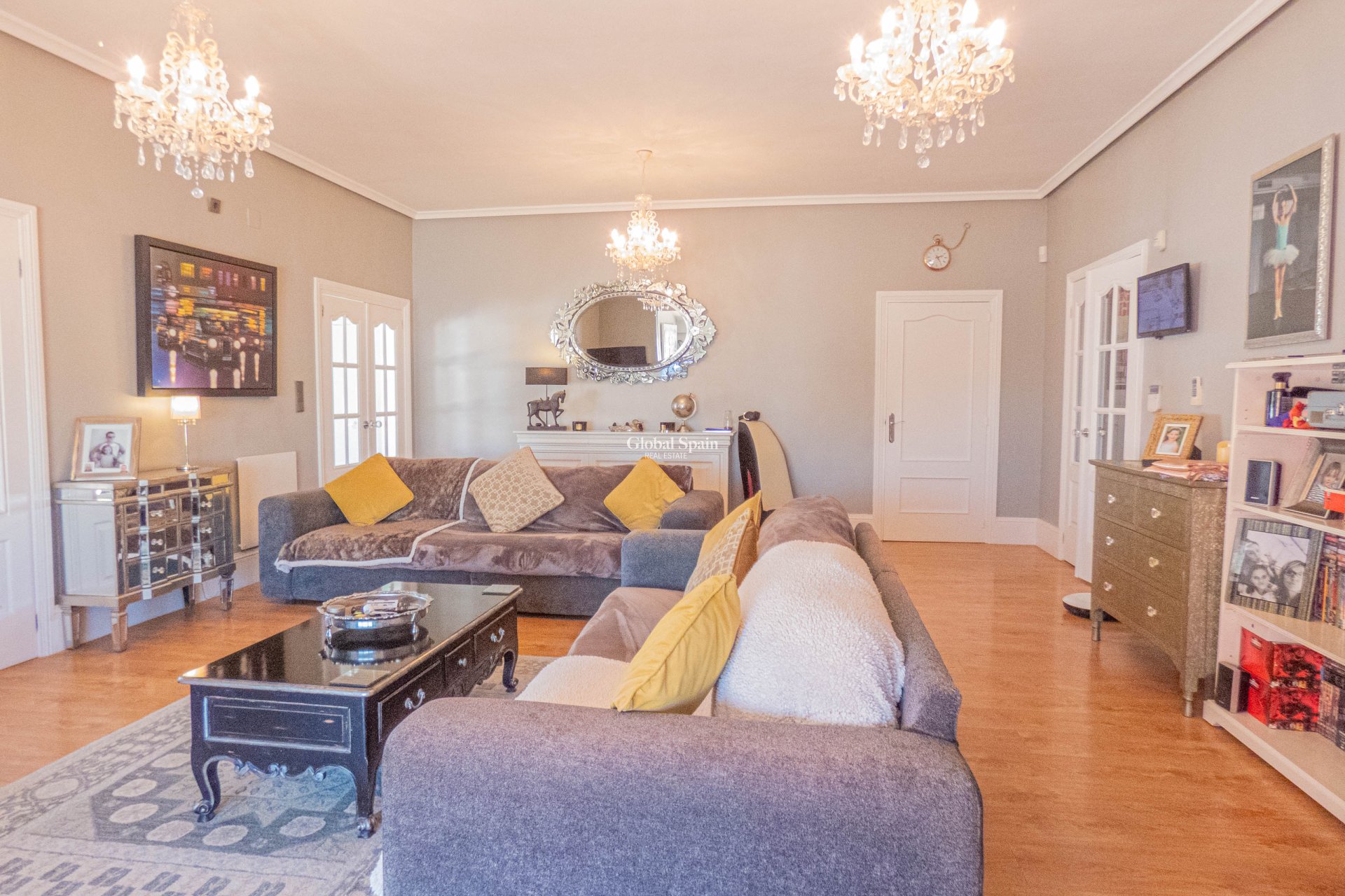 Resale - VILLA -
HEREDADES - LAS HEREDADES