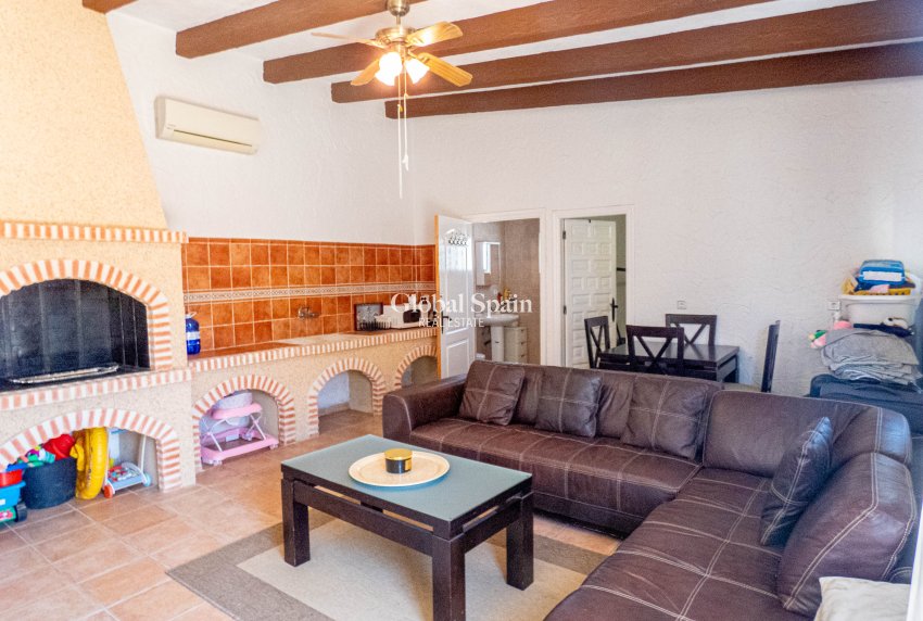 Resale - VILLA -
HEREDADES - LAS HEREDADES