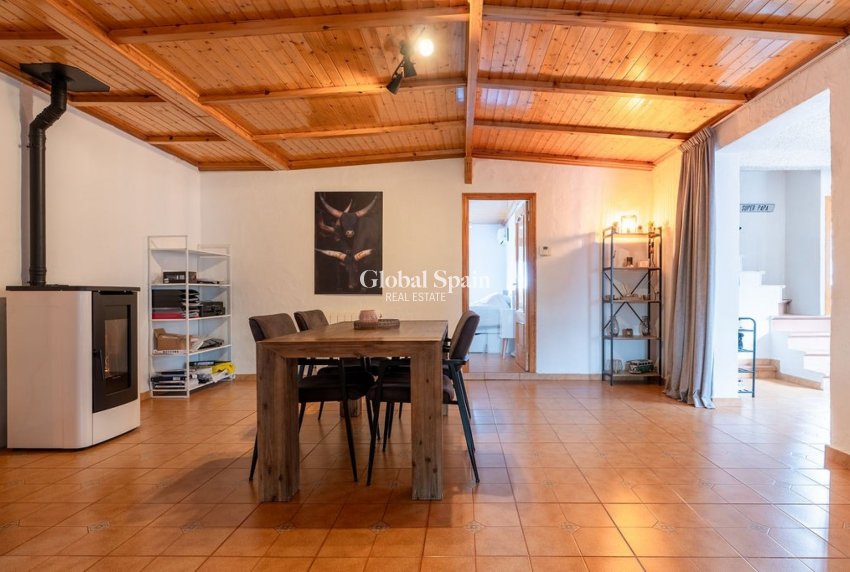 Resale - VILLA -
HONDÓN DE LAS NIEVES - Inland