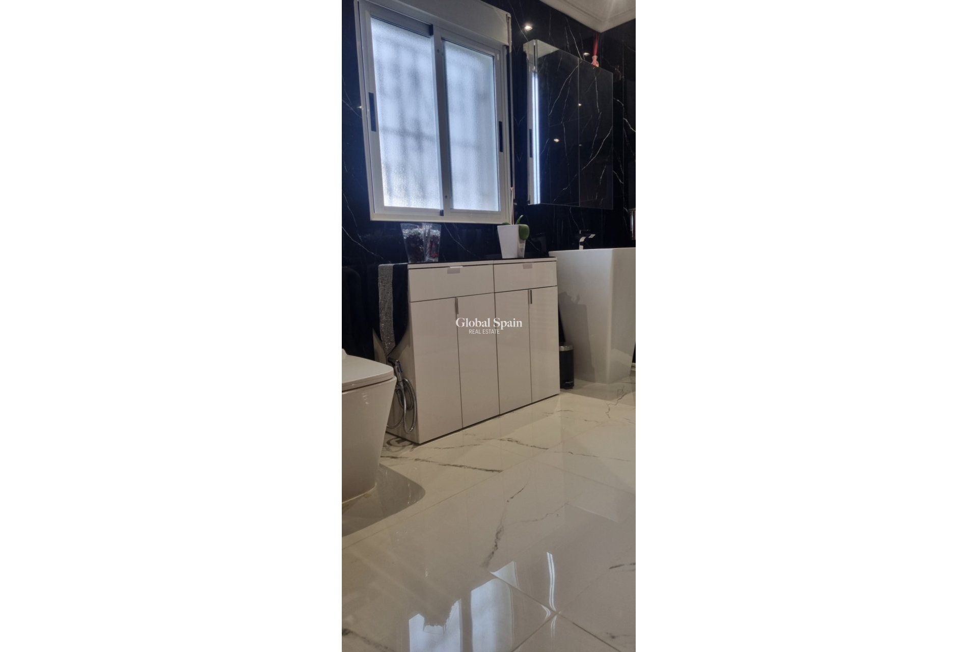 Resale - VILLA -
HONDÓN DE LOS FRAILES - Inland