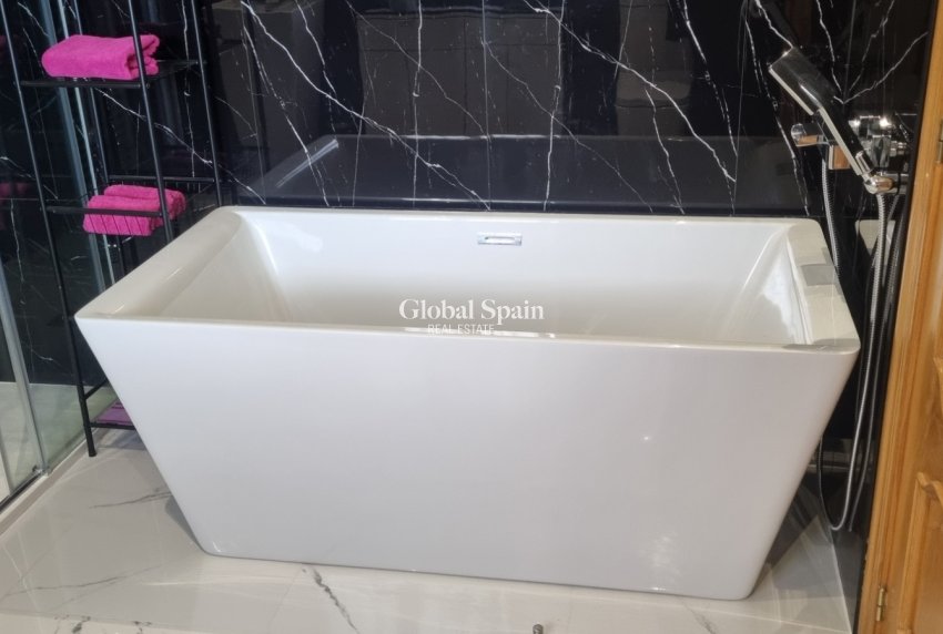 Resale - VILLA -
HONDÓN DE LOS FRAILES - Inland