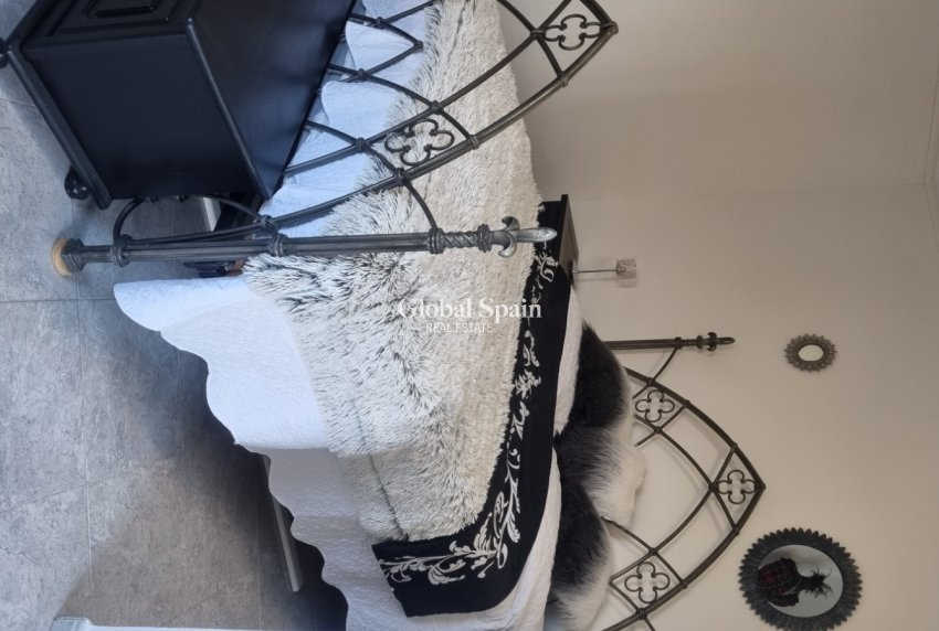 Resale - VILLA -
HONDÓN DE LOS FRAILES - Inland